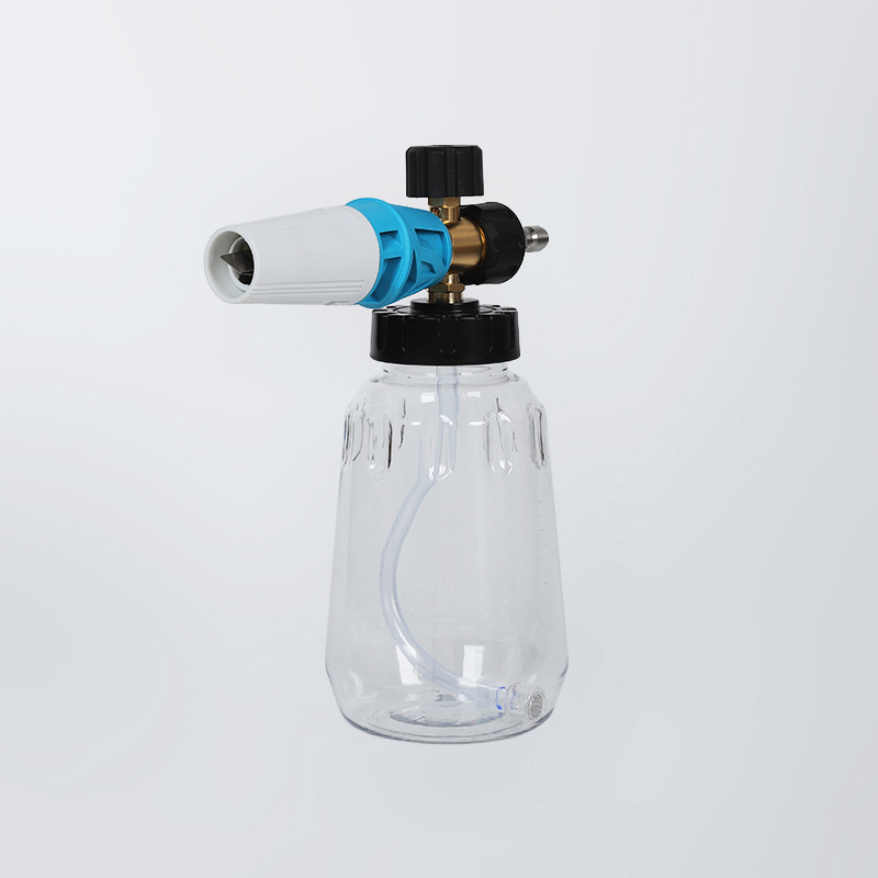 Hochdruckauto -Waschpistole und Schaumstofftopf