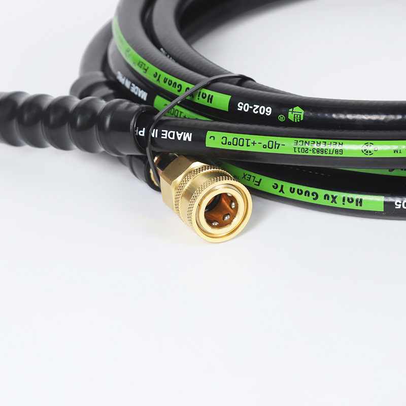 Entspannen Sie Hochdruckwasserrohre in Haushaltskanälen